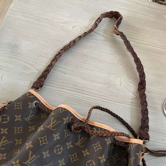 Louis Vuitton - Picture 4 of 7